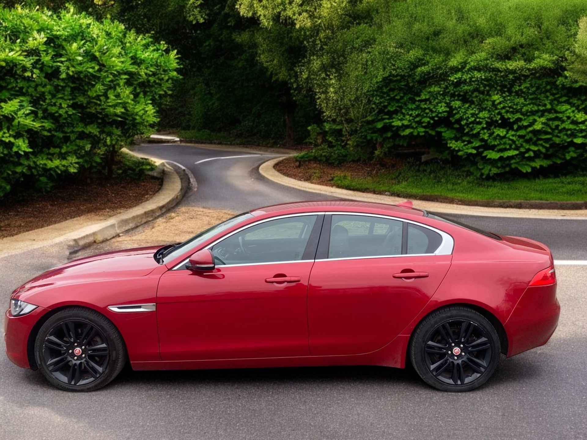 JAGUAR XE PORTFOLIO D 2016 (65) >>--NO VAT ON HAMMER--<< - Image 3 of 18