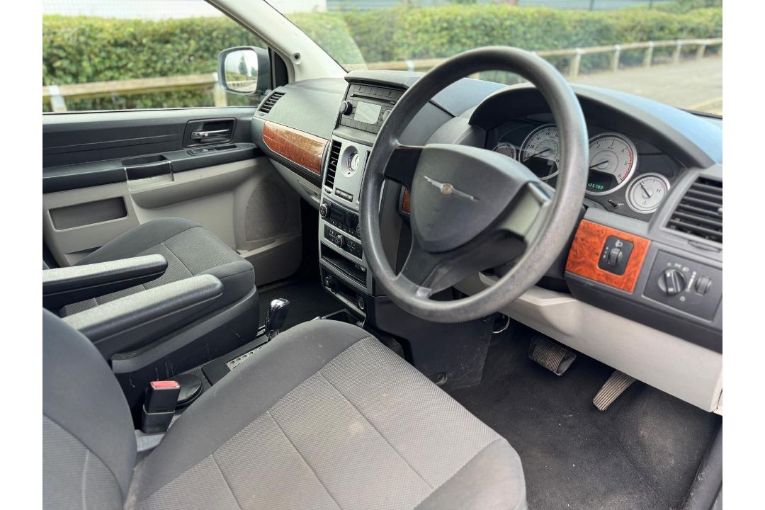 2009 CHRYSLER GRAND VOYAGER 7-SEATER >>--NO VAT ON HAMMER--<< - Image 7 of 14