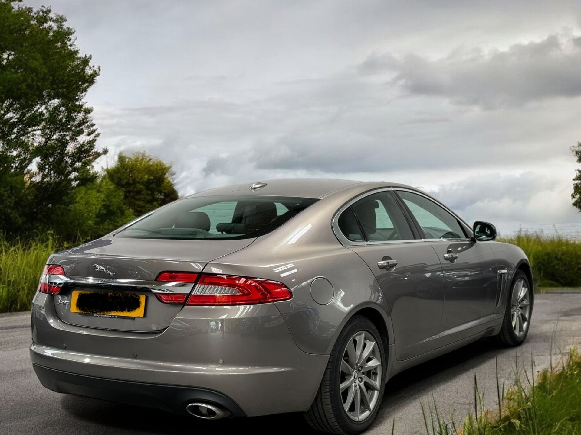2012 JAGUAR XF PREMIUM LUXURY D AUTO - 79K MILES - GREY - SALOON >>--NO VAT ON HAMMER--<< - Image 2 of 16