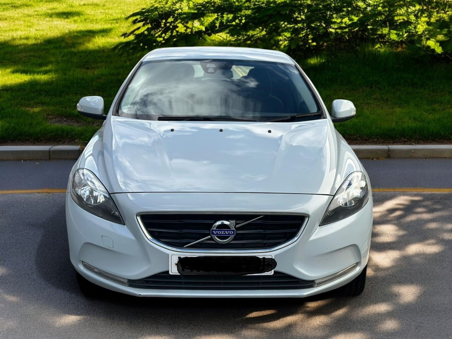 2015 VOLVO V40 T2 2.0L ES NAV MANUAL >>--NO VAT ON HAMMER--<< - Image 3 of 13