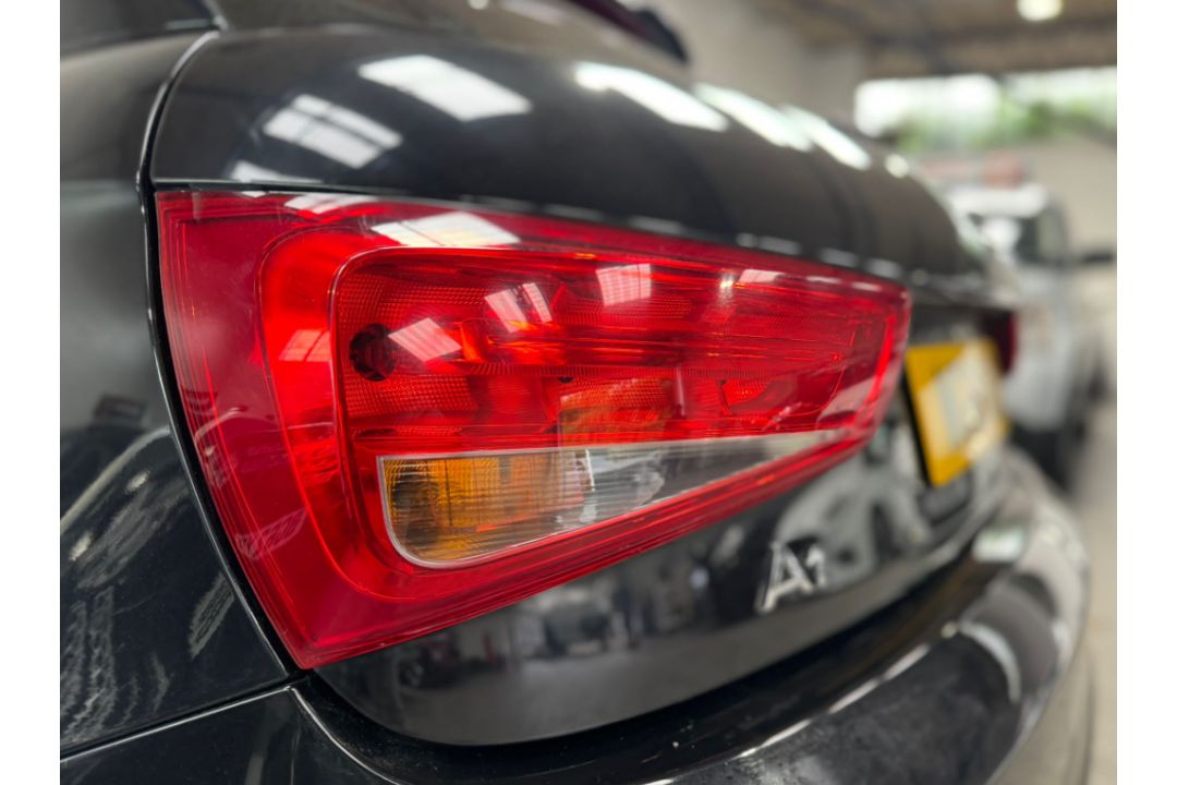 2011 AUDI A1 S LINE TDI >>--NO VAT ON HAMMER--<< - Image 8 of 16