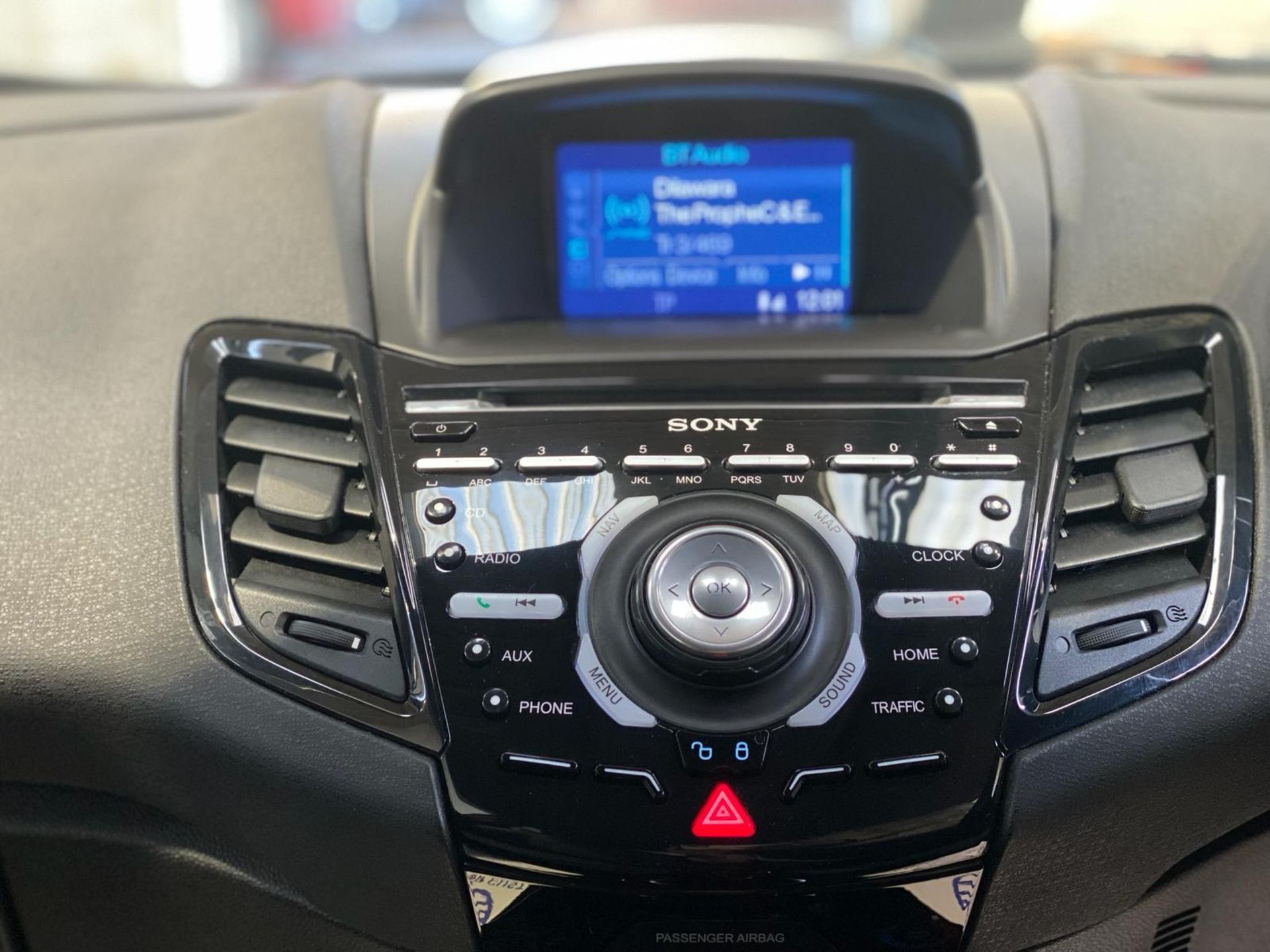 2016 FORD FIESTA 1.0T ECOBOOST ZETEC S RED EDITION >>--NO VAT ON HAMMER--<< - Image 10 of 25