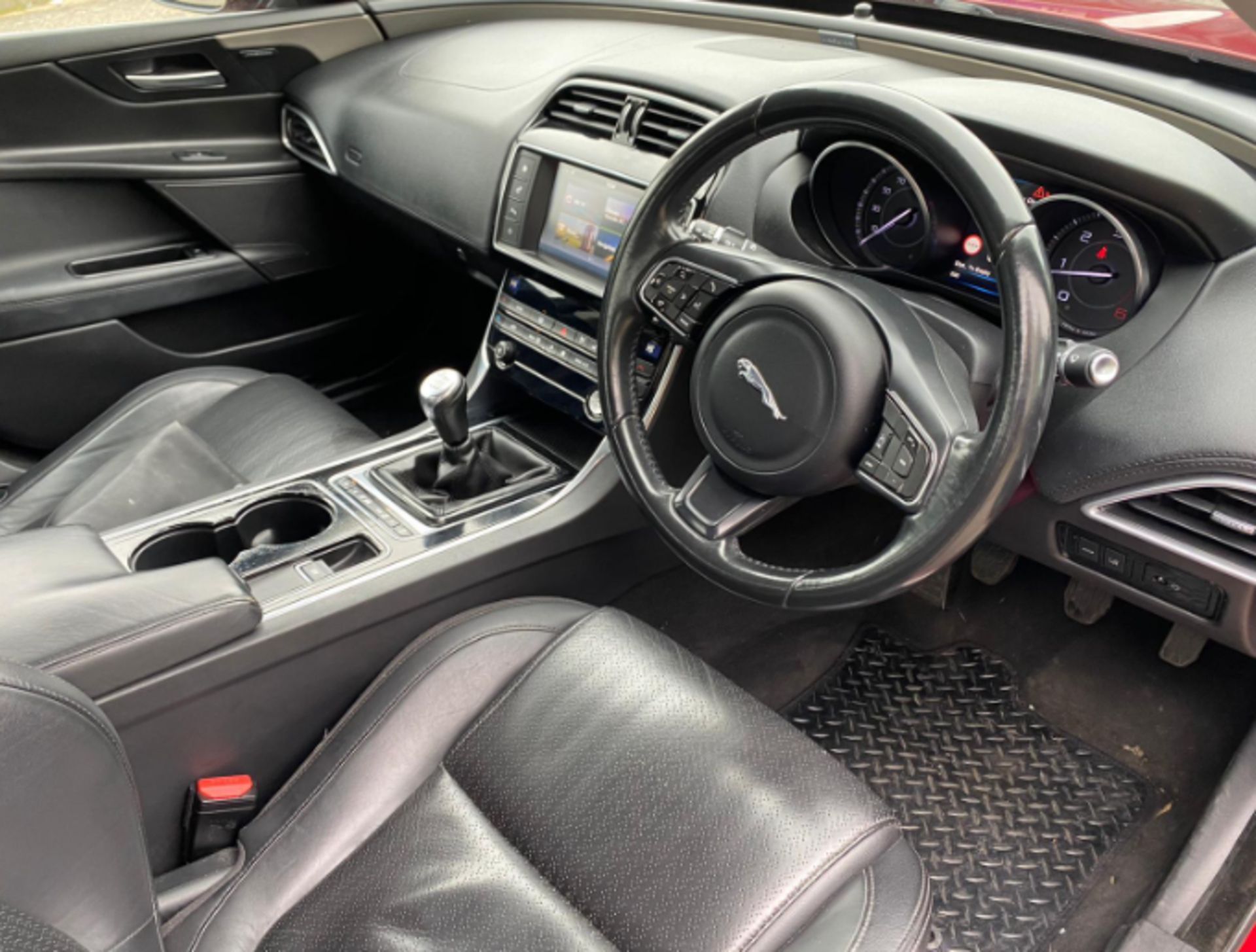 JAGUAR XE PORTFOLIO D 2016 (65) >>--NO VAT ON HAMMER--<< - Image 12 of 18