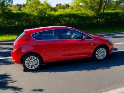 2014 VAUXHALL ASTRA EXCITE 1.4 RED 5DR >>--NO VAT ON HAMMER--<<