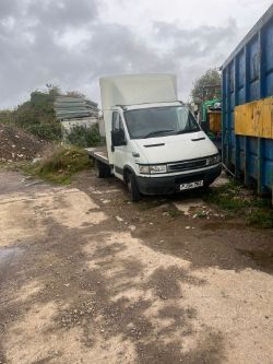 3.5TON FLATBED PREVIOUSLY A PALLET DELIVERY VEHICLE, VEHICLE REQUIRES A CORE PLUG ON ENGINE