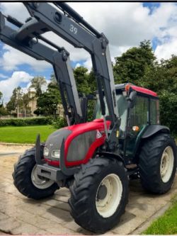 VALTRA A93 TRACTOR C/W LOADER (2017)