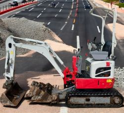 2020 TAKEUCHI TB210 1 TONNE EXCAVATOR