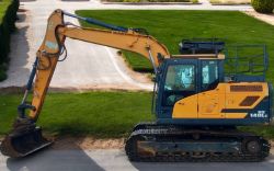 2019 HYUNDAI HX140LC 14 TONNE EXCAVATOR