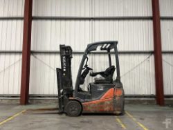 2013 TOYOTA ELECTRIC 3-WHEEL FORKLIFT 8FBET15**(INCLUDES CHARGER)**