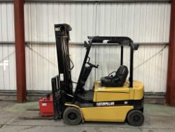 CAT LIFT TRUCKS EP20KC ELECTRIC 4-WHEEL FORKLIFT **(INCLUDES CHARGER)**
