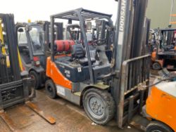 DOOSAN G25P-5 GAS FORKLIFT TRUCK