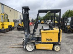 2001 YALE ELECTRIC 4-WHEEL FORKLIFT ERC AGF 25**(INCLUDES CHARGER)**