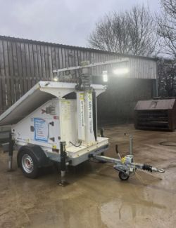 2018 PROELECTRIC LED LIGHTING TOWER WITH SOLAR PANELS