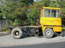 RELIANCE DOCK SPOTTER SHUNTER TOW TUG TRACTOR UNIT