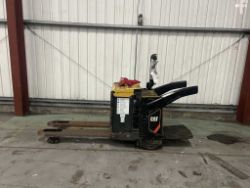 **(INCLUDES CHARGER)** 2019 CAT LIFT TRUCKS NPV20N2 ELECTRIC PALLET TRUCK