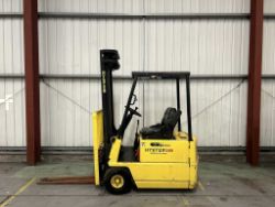 **(INCLUDES CHARGER)** 2000 HYSTER A1.0XL ELECTRIC FORKLIFT (3-WHEEL)