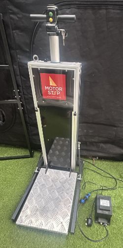 MOTORSTEP CARAVAN ELECTRIC LIFT
