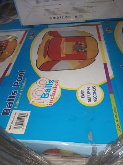 52 X BOXES OF INDOOR AND OUTDOOR BALL POOLS,100 BALLS INCLUDED !!