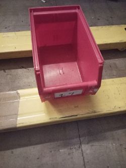 84 X PLASTIC ORGANISING CONTAINERS MIX OF COLOURS