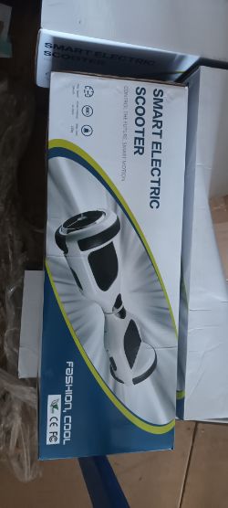 PALLET OF 14 SMART ELECTRIC HOBERBOARD SCOOTERS - BATTERY FAULT