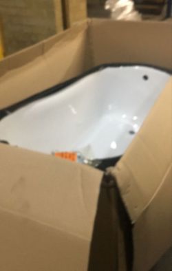1X WICKES FREESTANDING ACRYLIC ROLL TOP SLIPPER BATH (L)1700 X (D)700MM