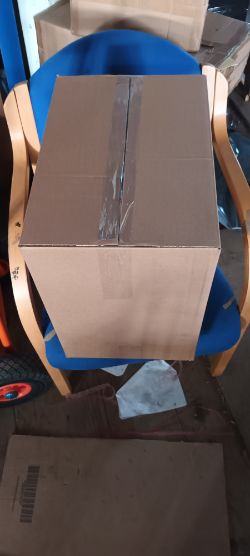 525 X FLAT-PACKED CARDBOARD BOXES SIZE 41X40X29CM