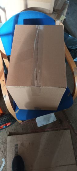 525 X FLAT-PACKED CARDBOARD BOXES SIZE 41X40X29CM
