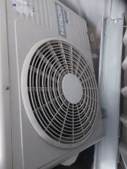 LARGE HITACHI AIR CONDITION AND HEATING SYSTEM USED VGC
