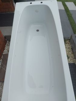 COLORADO WHITE DOUBLE ENDED STRAIGHT BATH - 1700 X 800MM NEW