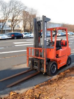 SAMUK SF25 FORKLIFT TRUCK