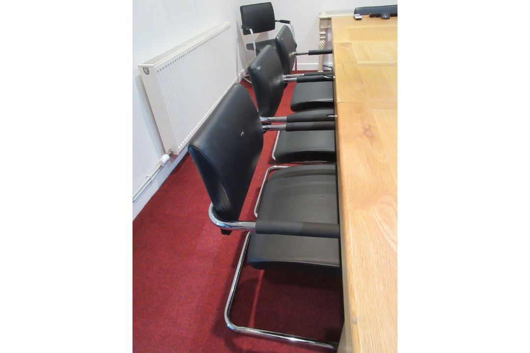 Ten chrome framed leatherette static boardroom armchairs - Image 2 of 7