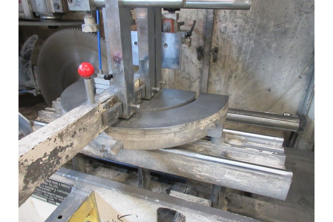 Shinde Kingtool Aluminium Door &Window Machining Alumaster Notch saw (2007) - Image 9 of 11