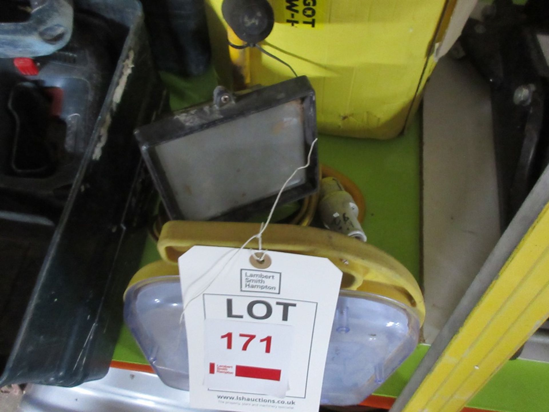 2 x assorted site lights, 110v