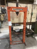 Clarke Strong Arm 15 ton hydraulic garage press