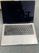 Apple A2442 Macbook