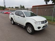 2014 Mitubishi Twincab pick up truck.