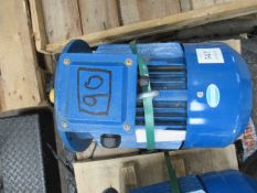 Amtechs IEC-341 AM1-IE2 (132S4) 3 phase motor