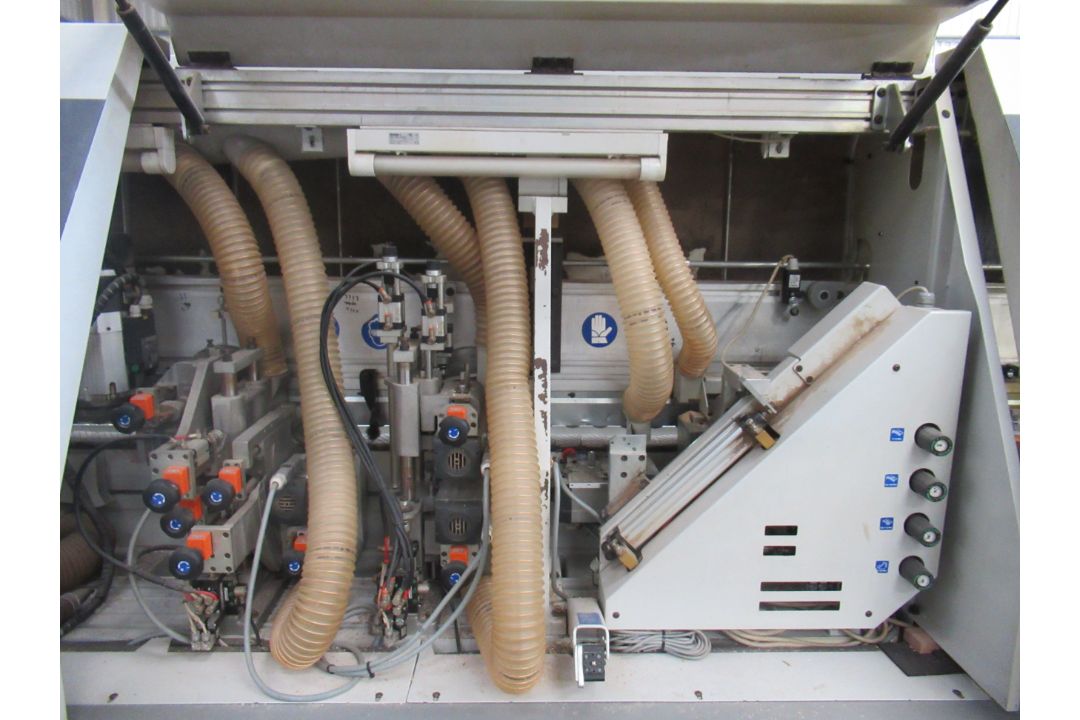 A Biesse Akron 840 Edgebander with Nordson Unit - 3ph - Image 16 of 16