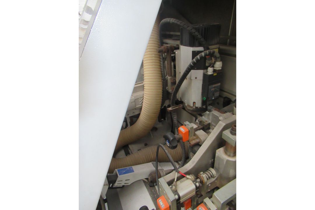 A Biesse Akron 840 Edgebander with Nordson Unit - 3ph - Image 15 of 16