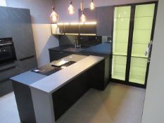 Häcker Concept 130 T-Shaped Kitchen Display