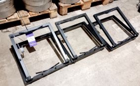 3 x Cask stands