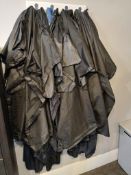 Approximately 20 x Salon Aprons