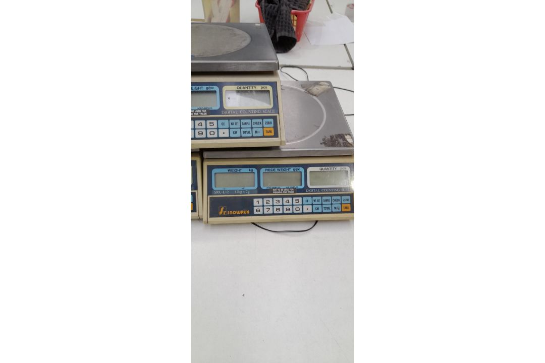 3x Snowrex SRC-L12 digital weighing scales - Image 4 of 4