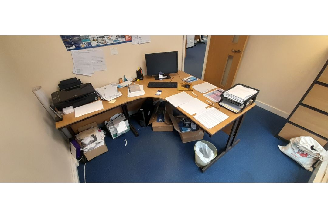 3x wood effect cantilever curved office desks with 3x 3 drawer pedestal and 3x matching desk - Image 1 of 6