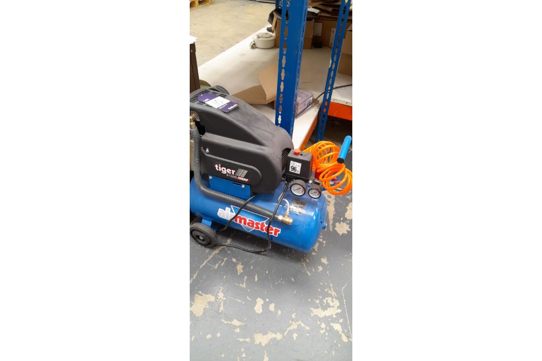 Air Master, Tiger 8/260, 24 litre mobile compressor - Image 1 of 3