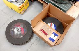 Approximately 30 x various metal cutting discs