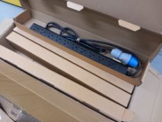 4x Power Distribution Unit