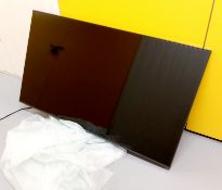 Samsung UEAU7100K 43” TV with Remote