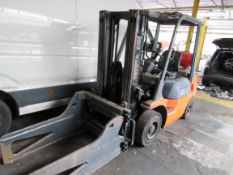 Toyota 42-7FGF25 LPG forklift Truck, Triple Ex-Mast, with Bale camp (Located Ounsworth Street