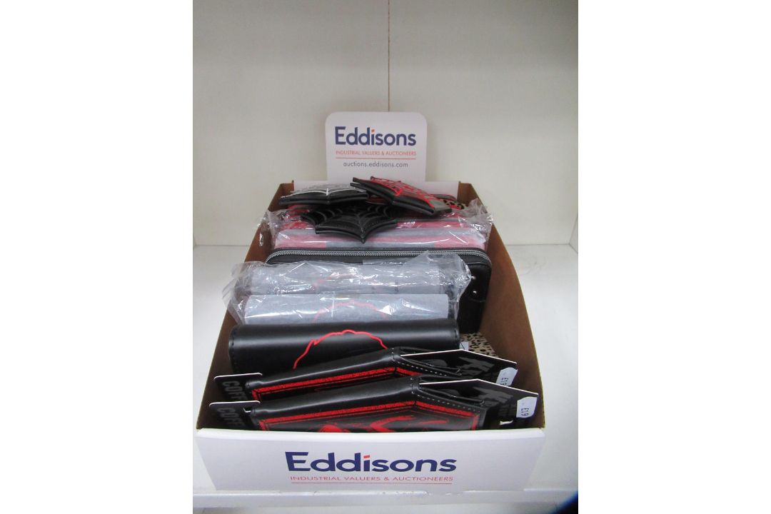 Box of faux leather goods including compacts, coffin wallet, coin pouches etc - Image 1 of 7